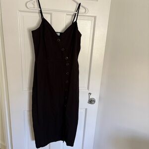 Amour Vert Sleeveless Black Button-Front Midi Dress with Spaghetti Straps